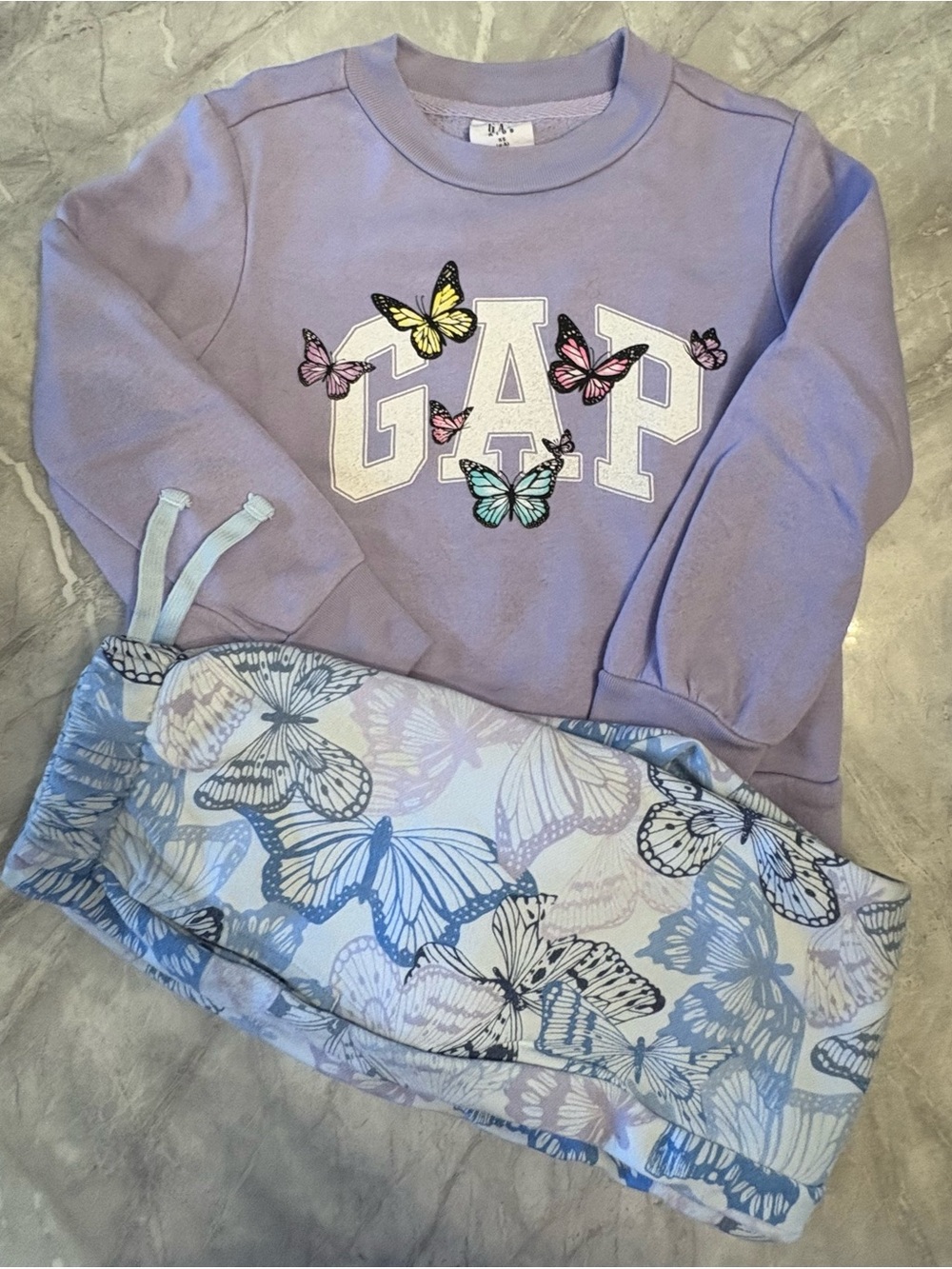 GAP Lavender Butterfly Sweatshirt and Joggers Little Girls Size 4